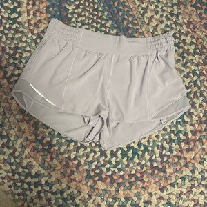 Lululemon Hotty Hot Regular HR 2.5” Shorts